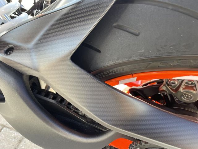 ktm - 1290-super-duke-r