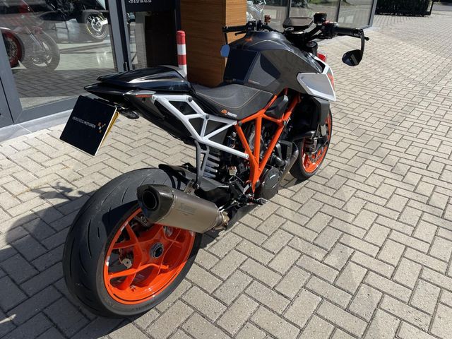 ktm - 1290-super-duke-r