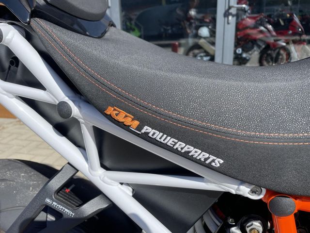 ktm - 1290-super-duke-r