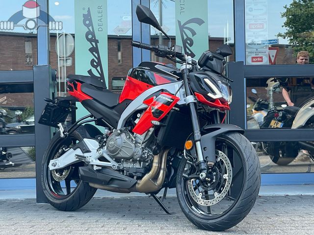 aprilia - tuono-457