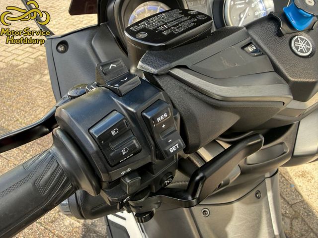 yamaha - tmax-tech-max-560
