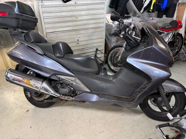 honda - fjs-400-silverwing