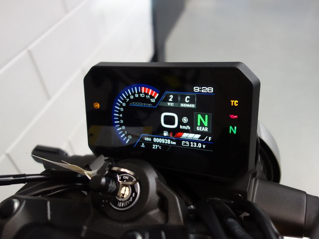 suzuki - gsx-8t