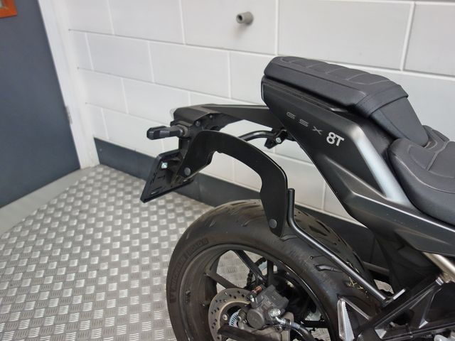 suzuki - gsx-8t