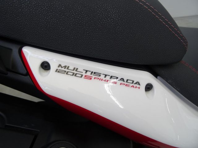 ducati - multistrada-1200-s-pikes-peak