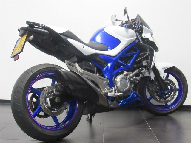 suzuki - gladius