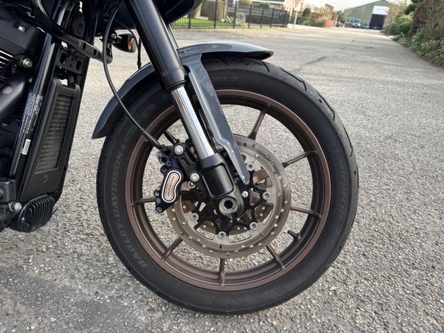 harley-davidson - low-rider-st