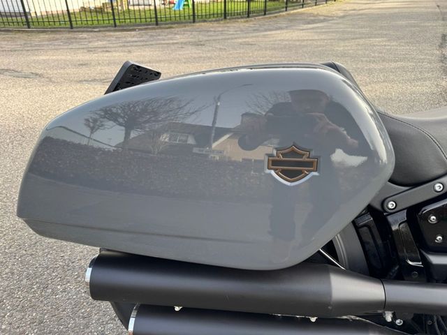 harley-davidson - low-rider-st