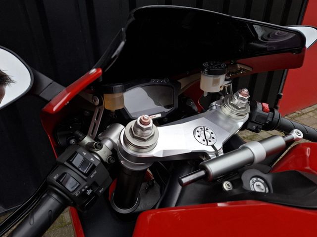 ducati - 1198
