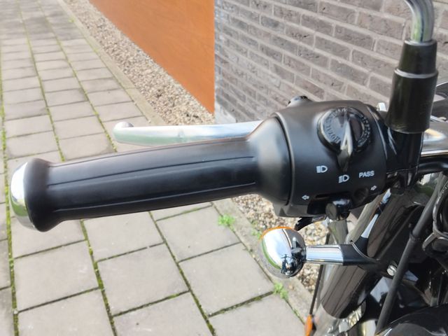 royal-enfield - bullet-350