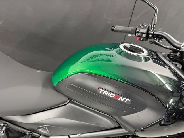 triumph - trident-660