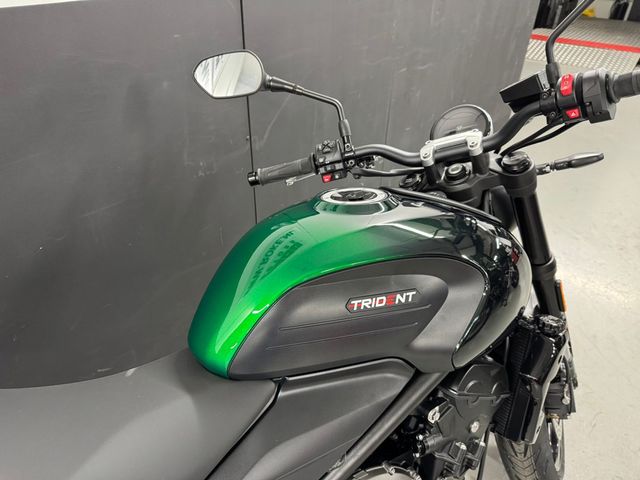 triumph - trident-660