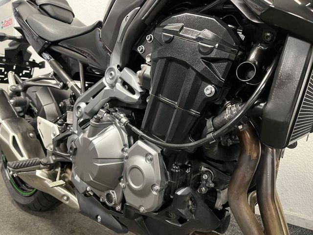 kawasaki - z900