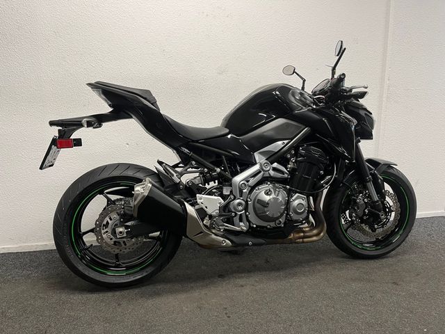 kawasaki - z900