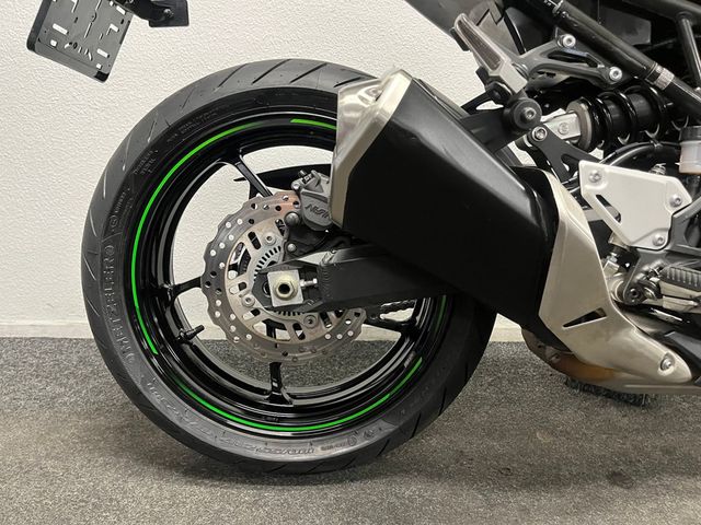 kawasaki - z900