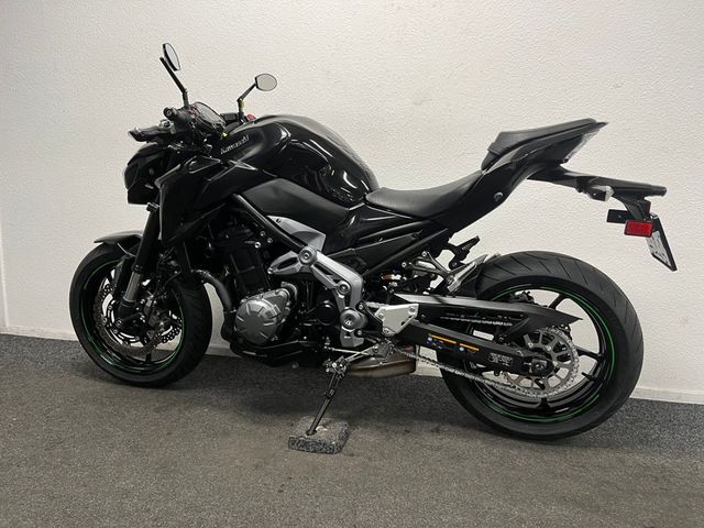 kawasaki - z900