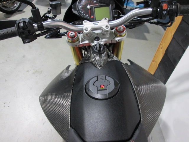 aprilia - dorsoduro-750-factory-abs