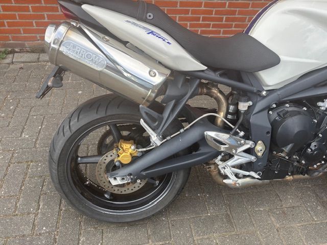 triumph - street-triple