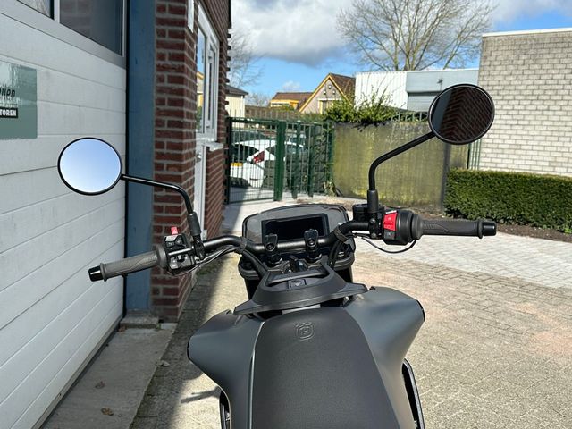 husqvarna - svartpilen-401