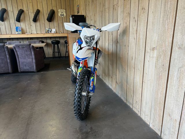 ktm - 300-exc-six-days