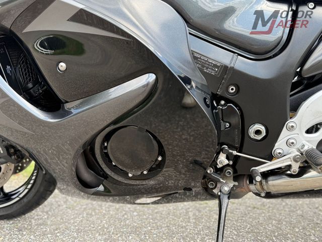suzuki - gsx-r-1300-hayabusa