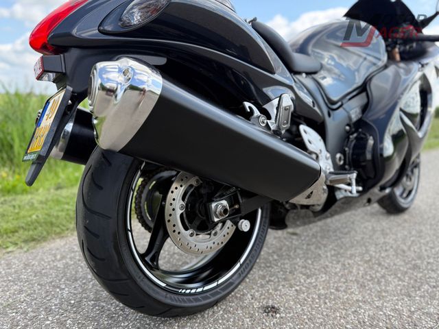 suzuki - gsx-r-1300-hayabusa