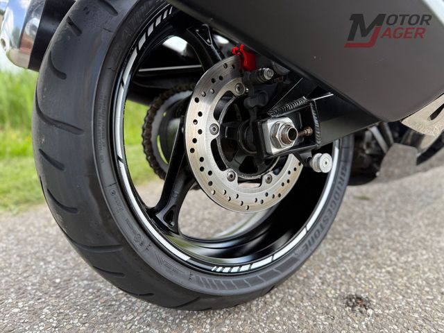 suzuki - gsx-r-1300-hayabusa
