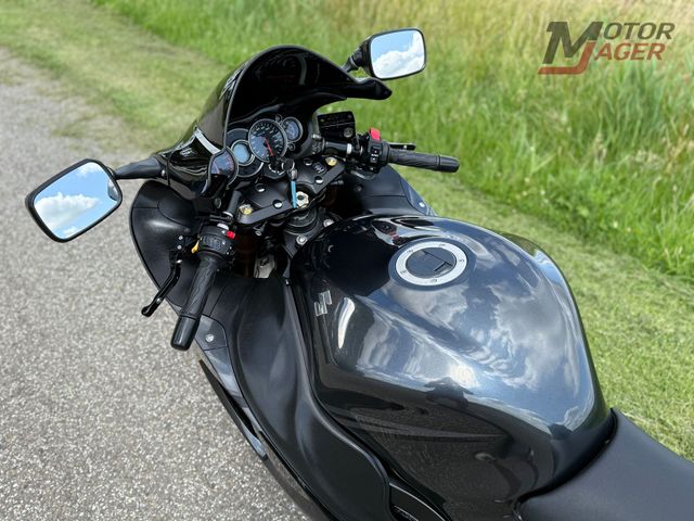 suzuki - gsx-r-1300-hayabusa