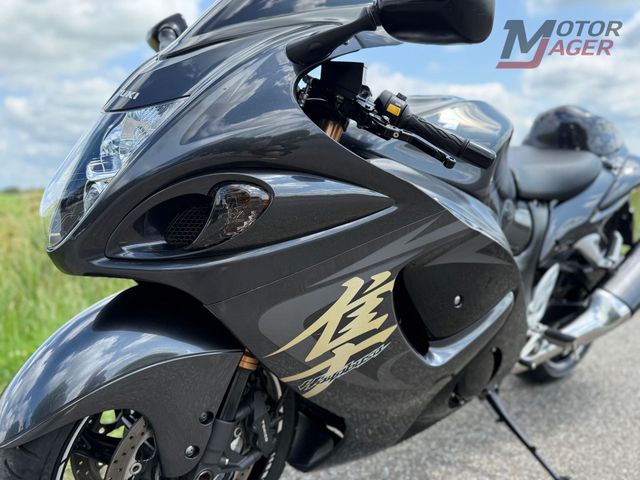 suzuki - gsx-r-1300-hayabusa