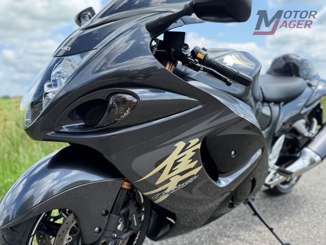 suzuki - gsx-r-1300-hayabusa