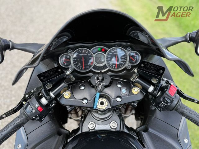 suzuki - gsx-r-1300-hayabusa