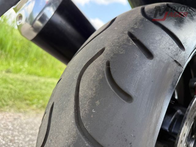 suzuki - gsx-r-1300-hayabusa