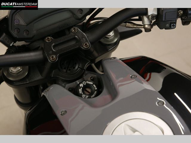 ducati - m-1100