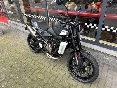 HUSQVARNA SVARTPILEN 801 – foto 2