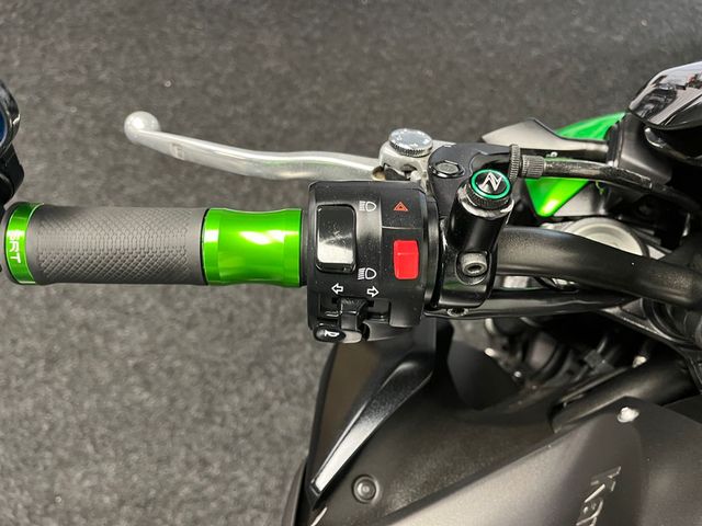 kawasaki - z900