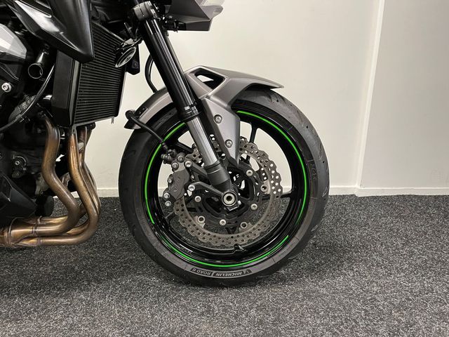 kawasaki - z900