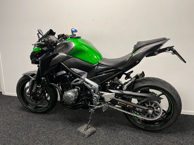 kawasaki - z900
