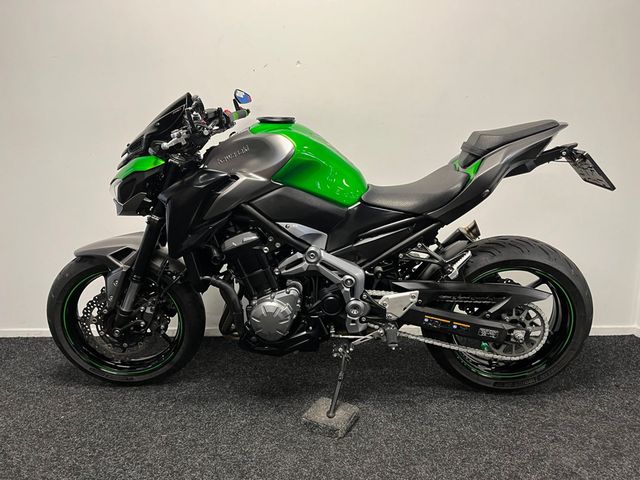 kawasaki - z900
