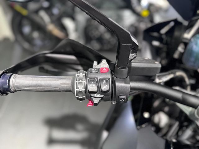 bmw - r-1250-gs-triple-black