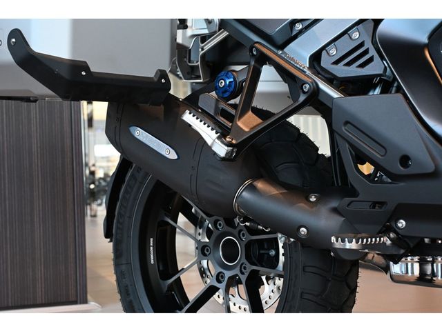 bmw - r-1300-gs-adventure-trophy