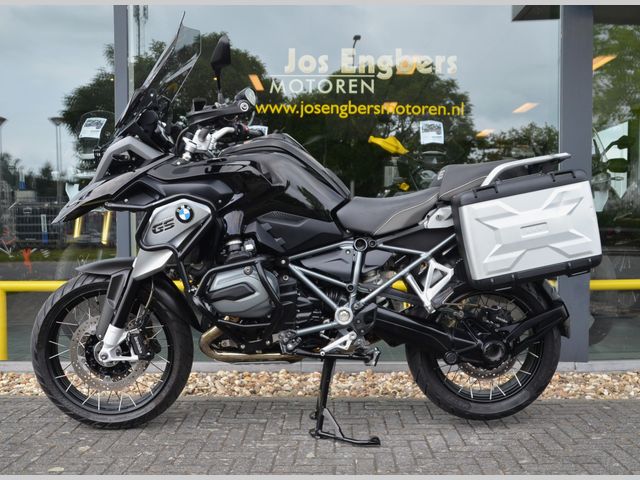bmw - r-1200-gs-triple-black-edition