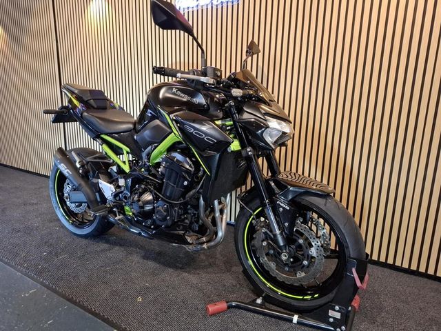 kawasaki - z900