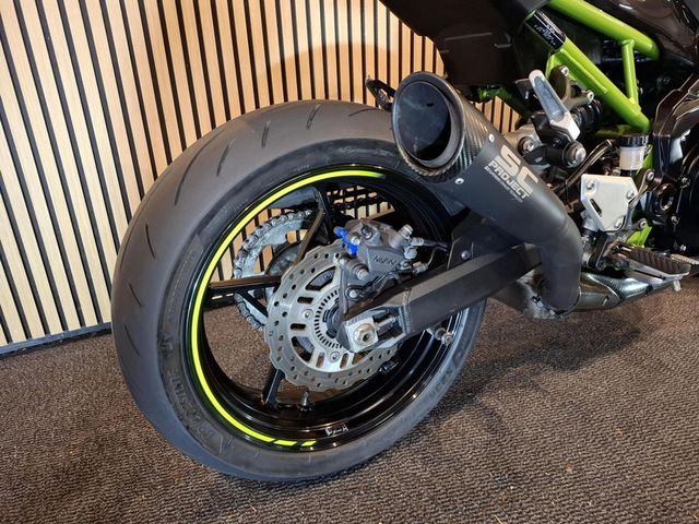 kawasaki - z900