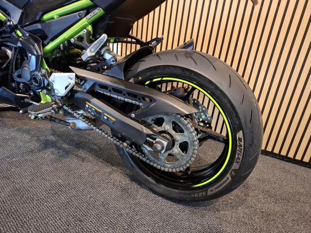 kawasaki - z900
