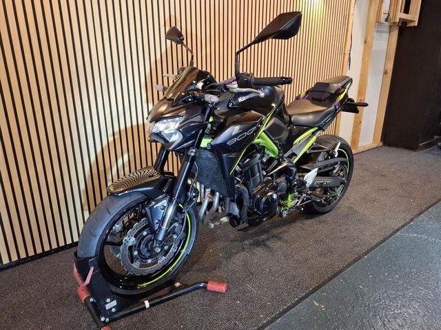 kawasaki - z900