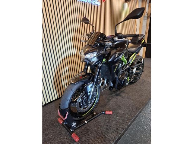 kawasaki - z900