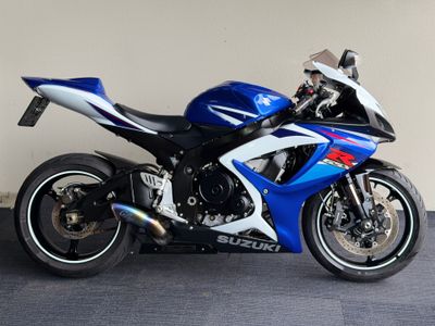 SUZUKI GSX-R 750 – foto 2