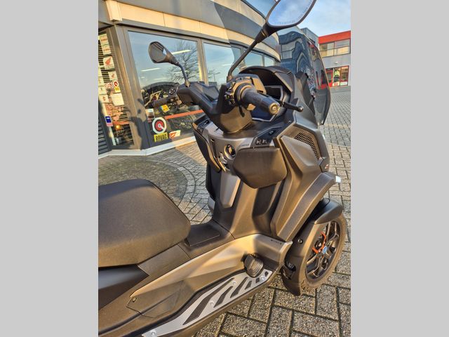 piaggio - mp3-530-hpe-advance-exlusive