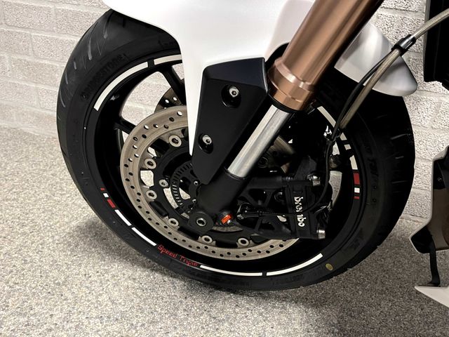 triumph - speed-triple-1050-abs