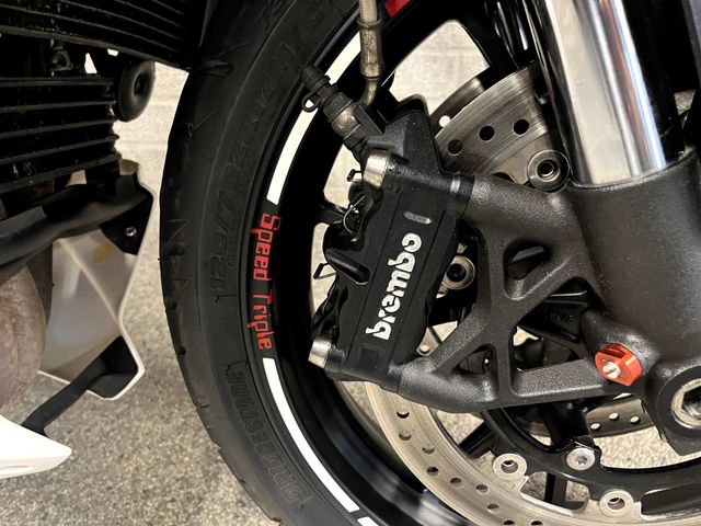 triumph - speed-triple-1050-abs